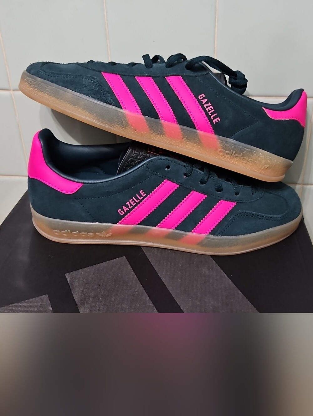 adidas Gazelle Women's Watermelon Green & Hot Pink Suede Sneakers Size 8 Women